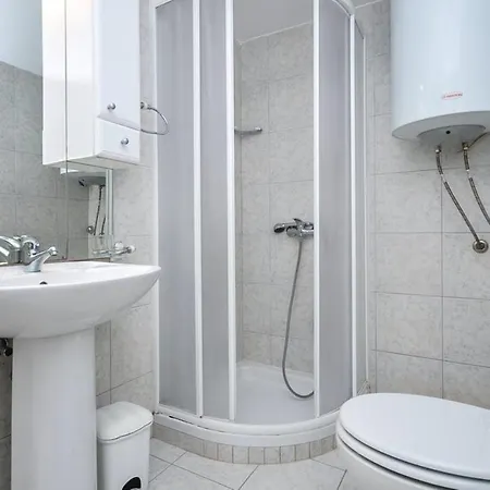 House Glicinia With Hydro-massage Pool Donji Humac