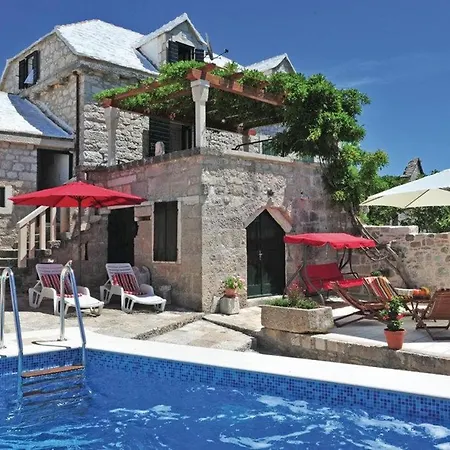 Holiday home House Glicinia With Hydro-massage Pool Donji Humac